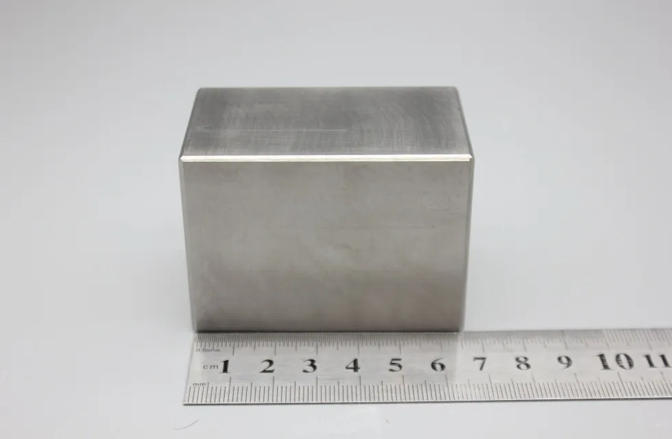 Tungsten alloy bricks